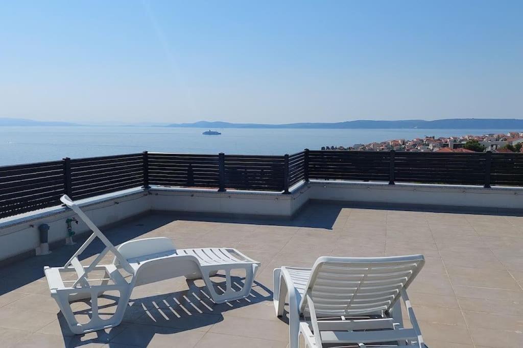 Apartment Vista Oasis With Pool And Terrace Trogir Exterior photo